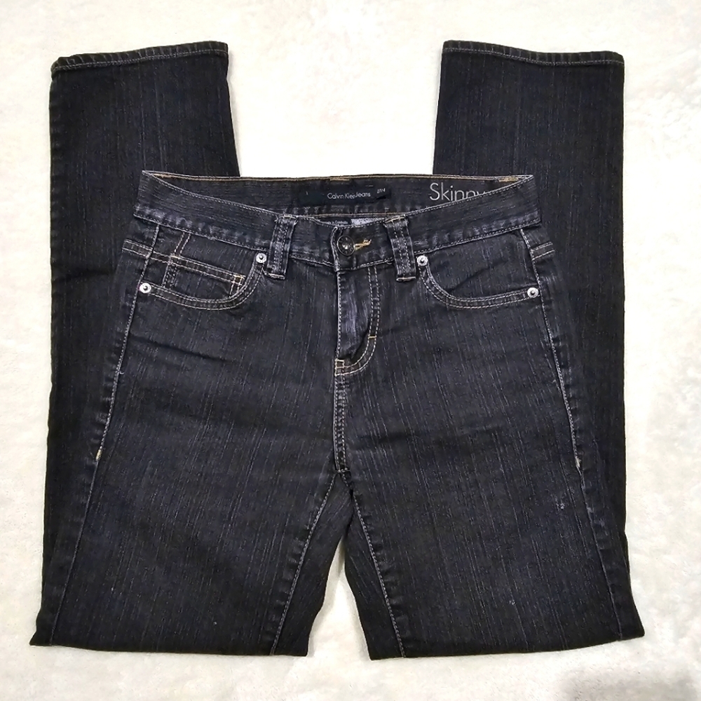 Calvin Klein ✦ Skinny Jeans ✦ Size 27/4 Dark Indigo Wash Mid Rise Stretch Denim